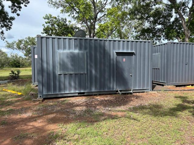 Territory Manor Motel & Caravan Park Mataranka 客房 照片
