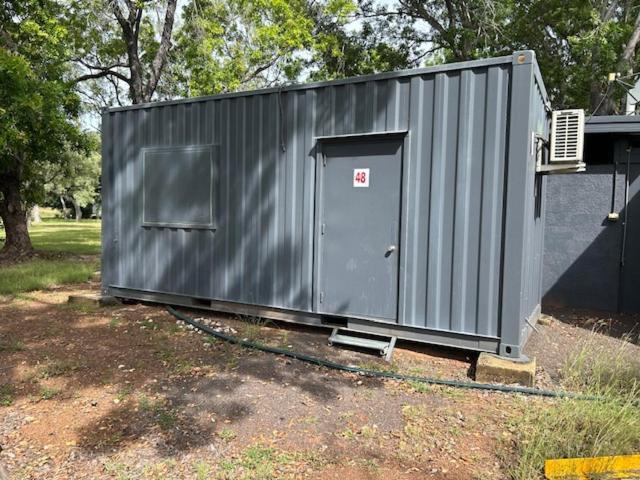 Territory Manor Motel & Caravan Park Mataranka 客房 照片