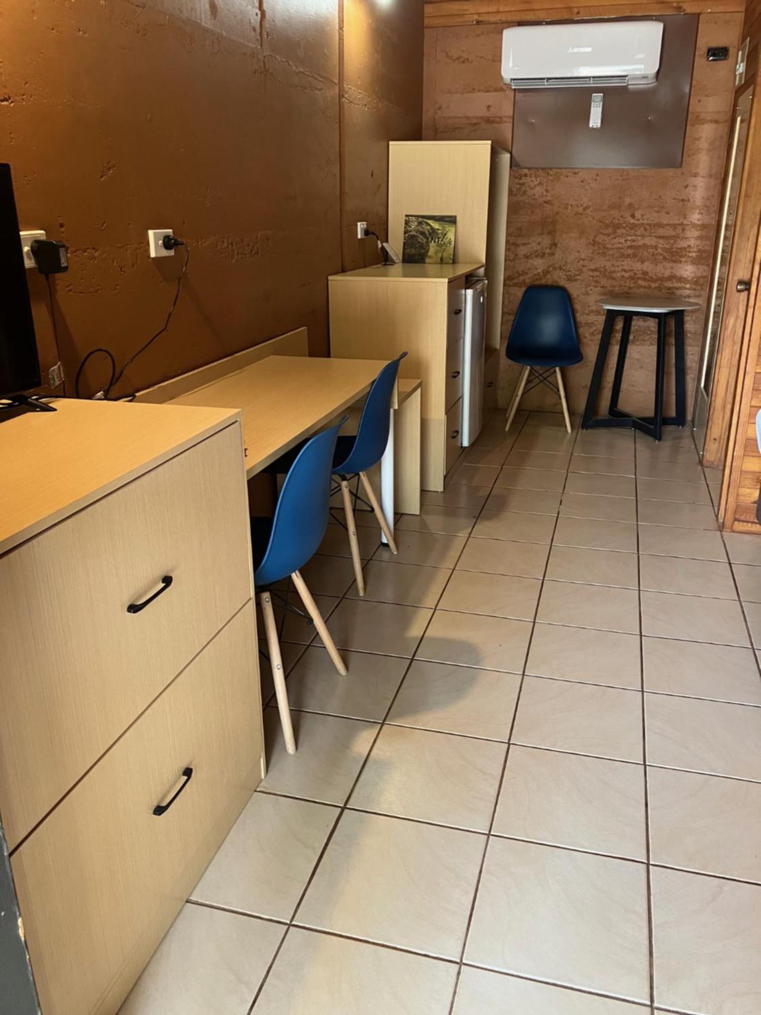 Territory Manor Motel & Caravan Park Mataranka 客房 照片