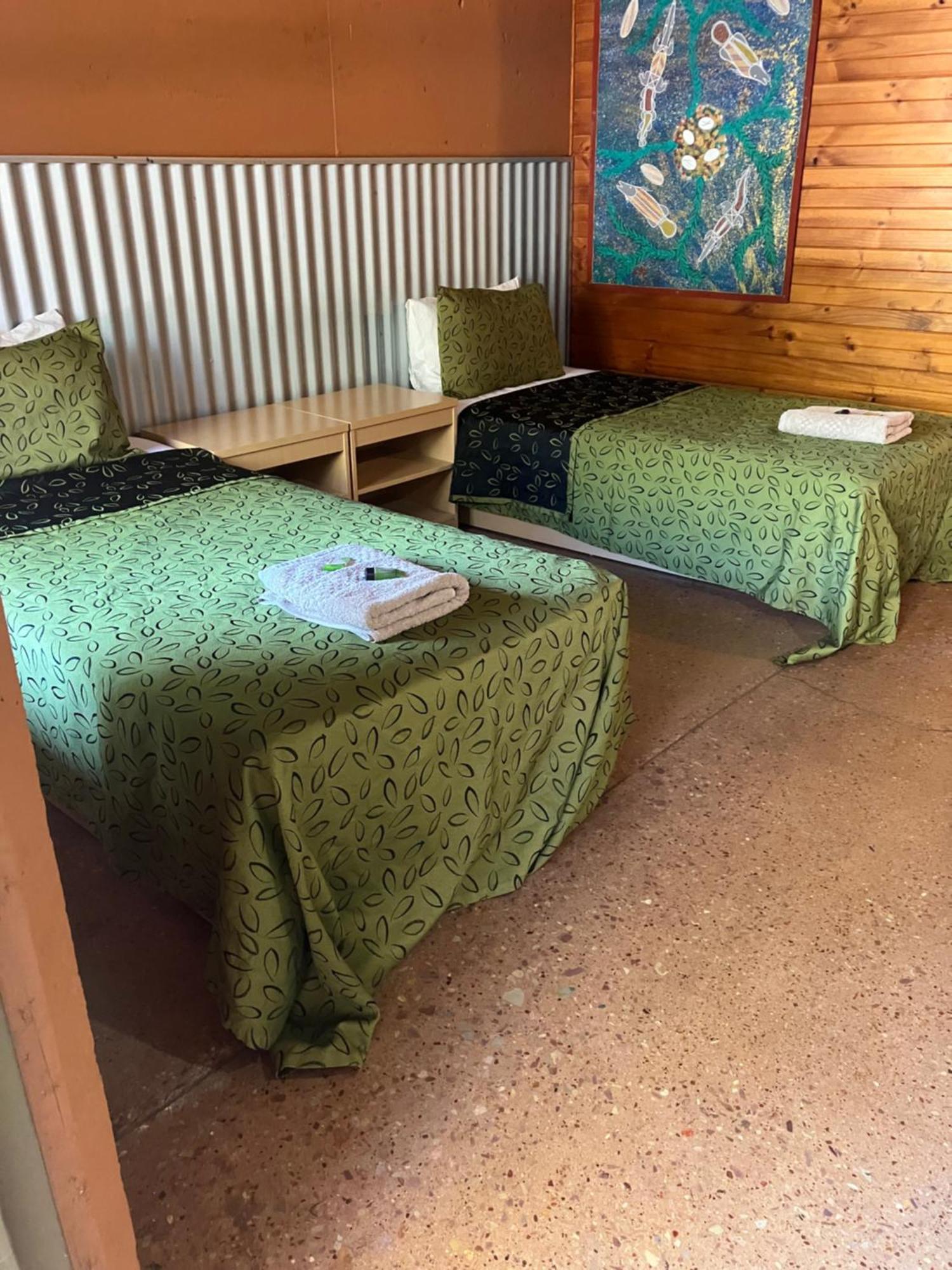 Territory Manor Motel & Caravan Park Mataranka 外观 照片