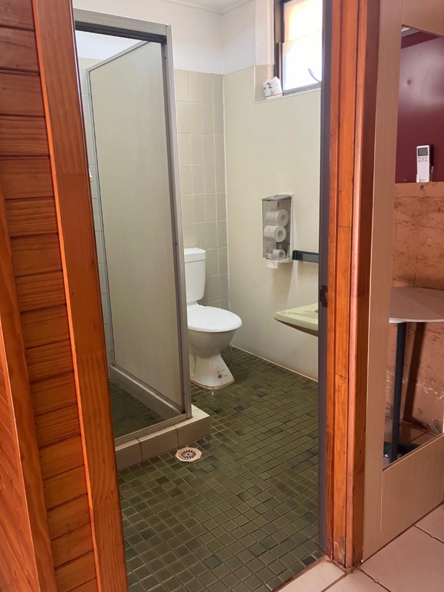 Territory Manor Motel & Caravan Park Mataranka 客房 照片